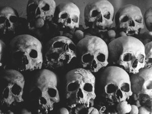 pile of human skulls